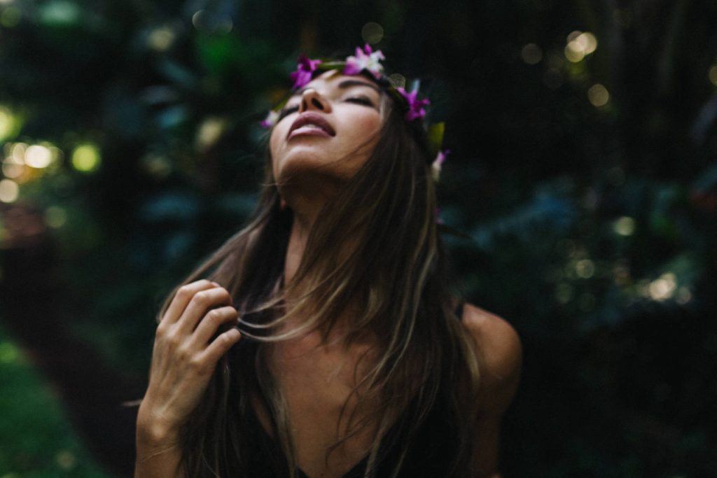 18 Outdoor Wedding Photography Ideas Perfect for the Cultured Couple